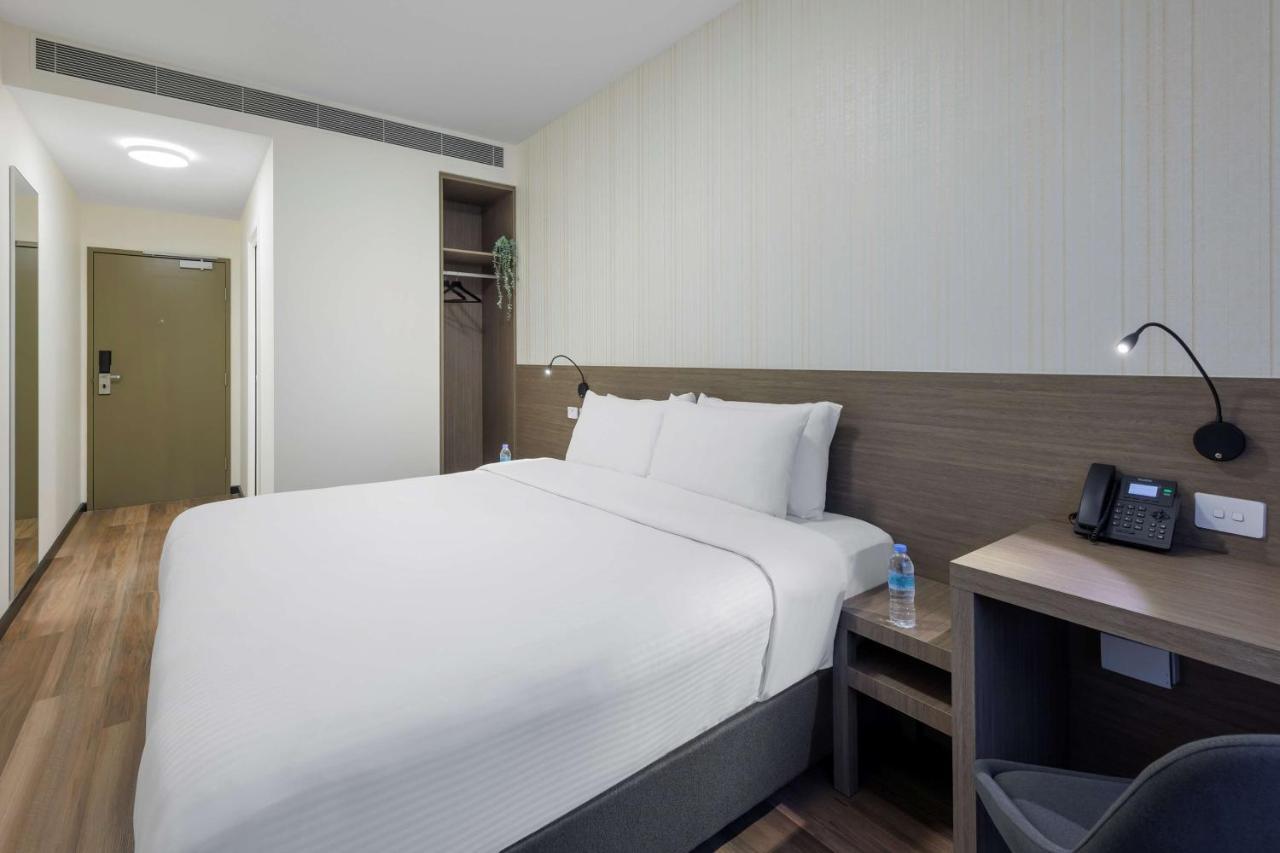 Best Western Queen Victoria Market Hotel Melbourne Exterior photo