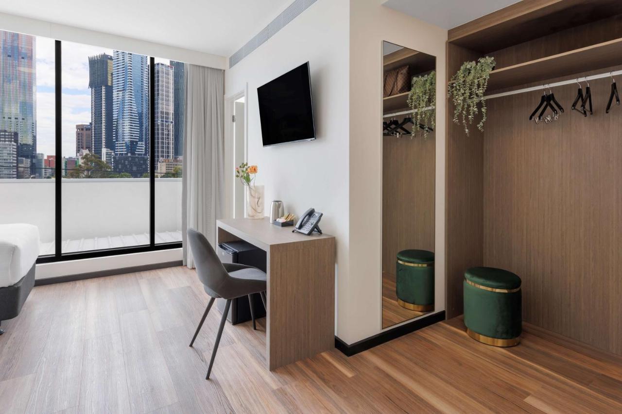 Best Western Queen Victoria Market Hotel Melbourne Exterior photo